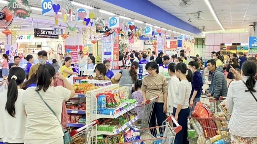 Retail giants to ensure sufficient supply, steady prices of Tet goods